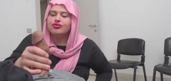 Married Hijab Woman caught me jerking off in Public waiting room. - India on fanatvideos.com