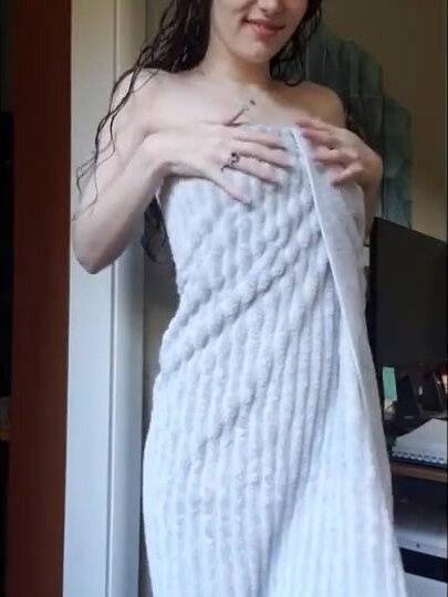 McKatenz Nude Onlyfans Lotion Rub Porn Leaked Video on fanatvideos.com