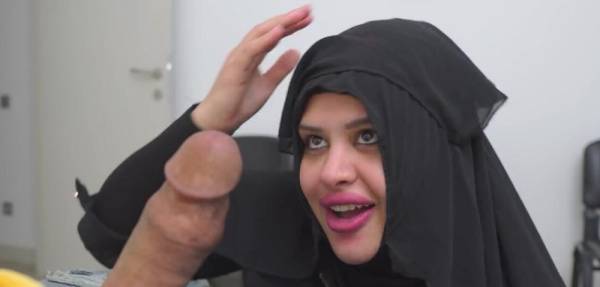 This Muslim woman is SHOCKED !!! I take out my cock in Hospital waiting room. - India on fanatvideos.com